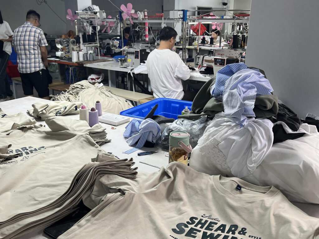 Quality control and ready to packagge for small batch clothing production by a low MOQ clothing manufacturer China